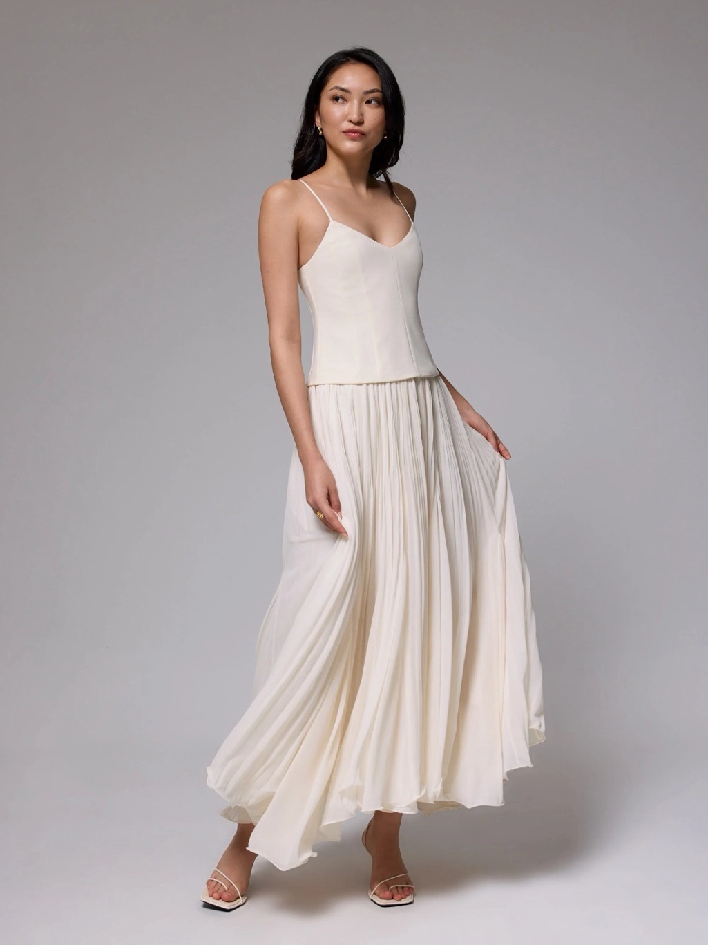 Elegant Cream Maxi Dress With Pleated Skirt